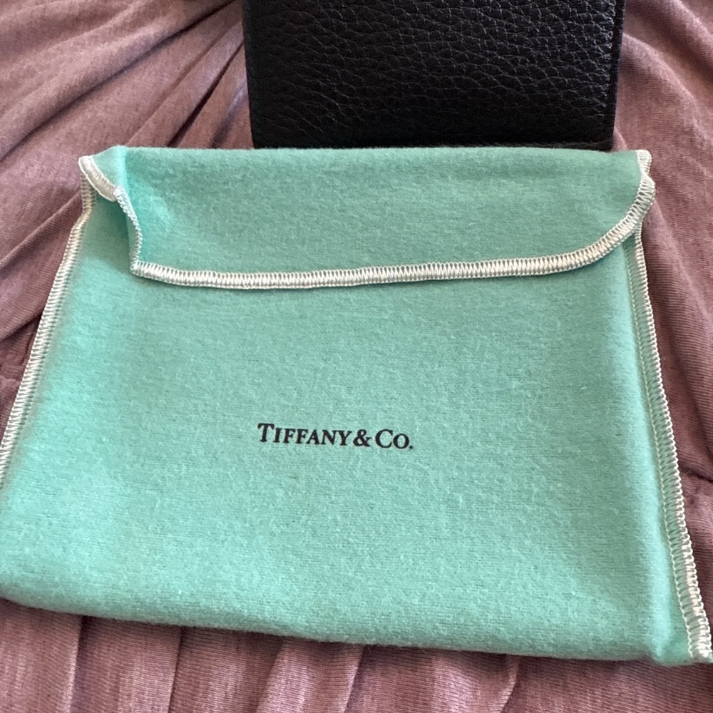 Tiffany andCo. Black leather passport cover. Brand‎ new- never used. - Picture 5 of 6